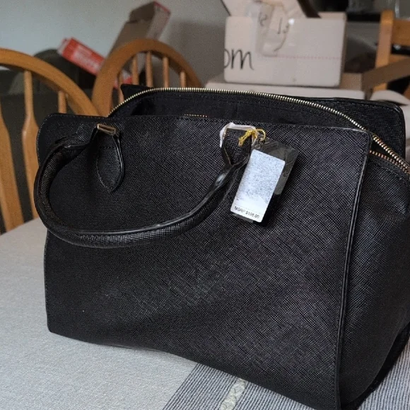 Bebe Black Star-Patterned Tote Bag - Picture 5 of 10